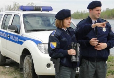 Žestok fizički obračun: Policajka optužila kolegu da se bavi crnom magijom