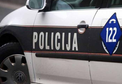 Konobarica palicom pretukla dvojicu muškaraca, nisu htjeli platiti račun