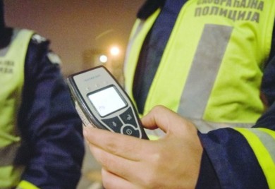 Uhapšen pijani vozač: Sjeo za volan sa 2,82 promila alkohola u krvi