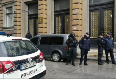 Određen pritvor sedmorici osumnjičenih za napad na Srbe, trojici mjere zabrane