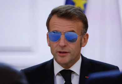 Macron vodio sastanak u Elizejskoj palati sa sunčanim naočalama zbog problema s okom