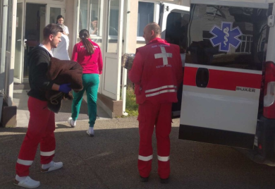 Beba požurila: Trudnica krenula ka UKC-u, a porodila se u čelinačkom Domu zdravlja (FOTO)