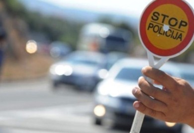Kazna za kaznom i tako stigao do duga od 6.130 KM: Nesavjesnom vozaču oduzeta škoda