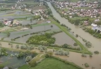 Poplave izazvale haos: Pogledajte kako izgledaju najugroženija područja iz vazduha VIDEO