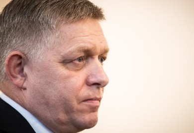 Robert Fico ponovo operisan, situacija i dalje veoma ozbiljna