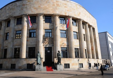 Vlast poziva na jedinstvo i ne propušta priliku da se obruši na opoziciju?