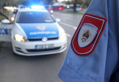 Pronađena droga kod dva lica