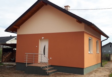 KOSTAJNICA: Uručeni ključevi kuća za sedam porodica