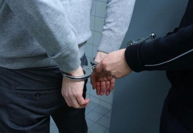 Prijetio predsjedniku opštine da će ubiti više osoba ako ga ne zaposli