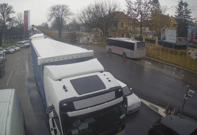 Duge kolone na prelazu Gradiška