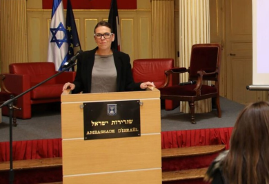 Obezbjeđenje intervenisalo: Izraelski diplomata izbačena sa samita (VIDEO)