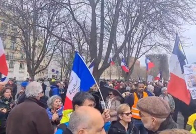 Protest u Parizu protiv isporuke oružja Ukrajini: Traže izlazak iz NATO-a
