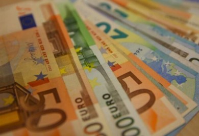 Uhapšena supruga političara: Iz banke ukrala 1,8 miliona evra