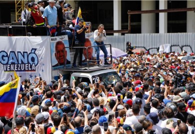 Venecuelu potresaju masovni protesti