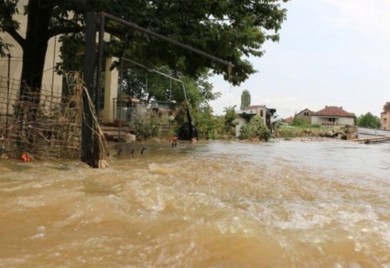 NEPAL: U poplavama i klizištima poginule 22 osobe