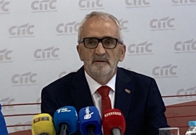 ĐURIĆ: "Ojačati privredu uz pomoć države"