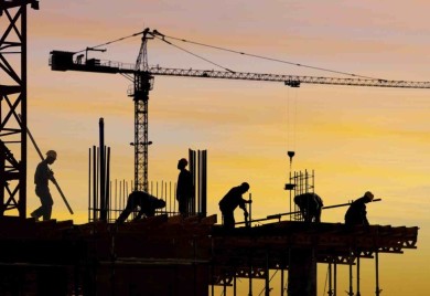 Radnik pao sa 4. sprata, stradao na licu mjesta