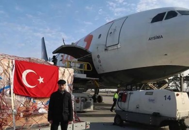 Avion sa pomoći krenuo iz Beograda za Tursku
