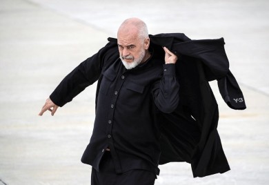 Edi Rama gurnuo novinarku, nije mu se svidjelo pitanje (VIDEO)