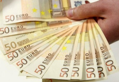 Neko zaboravio 1.500 evra na bankomatu: Vlasnik mora dokazati da su njegove (FOTO)