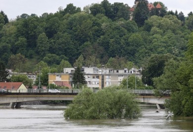 Vanredna situacija u Petrinji i Sisku, očekuje se porast Kupe do 10 metara