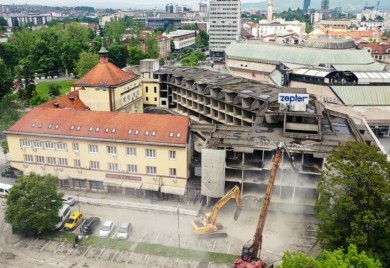 Nakon 43 godine čekanja počelo rušenje hotela “Palas”