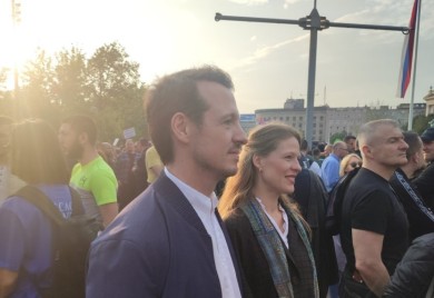 Princ Karađorđević na protestu u Beogradu: “Iz naroda, za narod” FOTO
