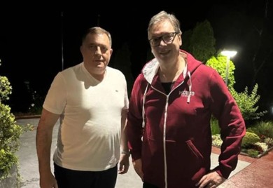"Delija" i "grobar" u poluvremenu utakmice