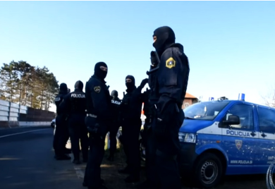 Hrvatski granični policajci pronašli 20 ilegalnih migranata