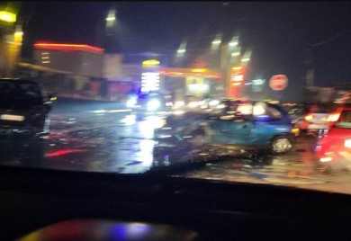 Sudar kamiona i dva automobila, ima povrijeđenih