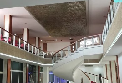 Od hotela Jugoslavija ostaje samo luster od Svarovski kristala