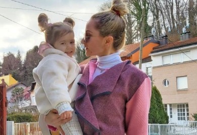 Pjevačica se požalila na nestašicu lijekova u Zagrebu: Trebao mi je antibiotik za dijete