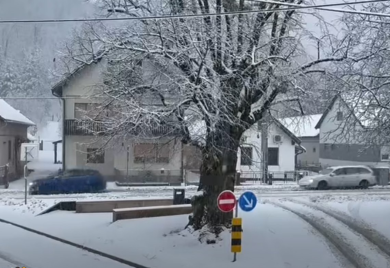 Snježno nevrijeme na sjeveru Hrvatske, vanredna situacija u Mariboru (VIDEO)