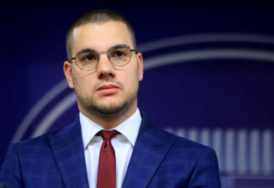 „Uspješno se pravi lud“ Vučinić ponovo opleo po načelniku Foče