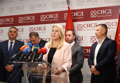 Cvijanović demaskirala Stanivukovića: legitimitet Šmitu dao baš on