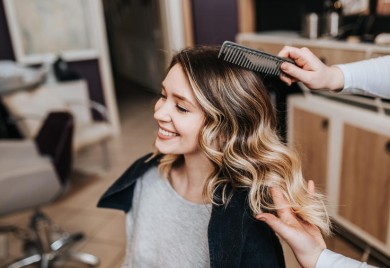 Četiri frizure koje čine da kosa izgleda bujnije i gušće