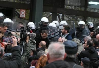 „Nisu aktivisti, već nasilnici“: Dačić se oglasio o sukobu opozicije i policije