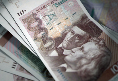 U slamaricama i sefovima ostalao više od 12 milijardi njemačkih maraka