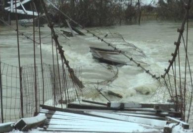 RUDO: Srušio se most u Mrsovu, pet sela potpuno odsječeno (FOTO/VIDEO)