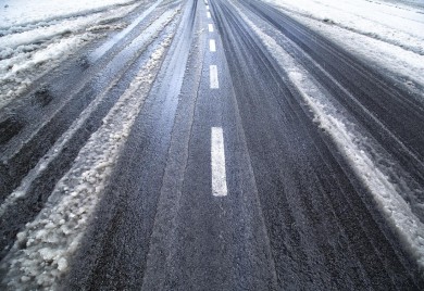Poledica u višim predjelima, u kotlinama magla