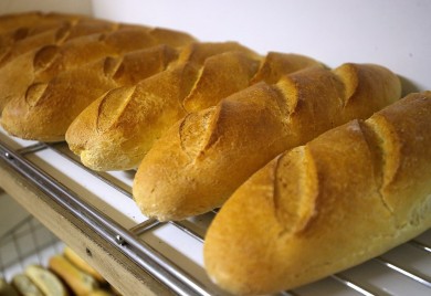 Hljeb u Srpskoj skuplji i do 30 feninga: Građani u šoku, pekari pravdaju nova poskupljenja