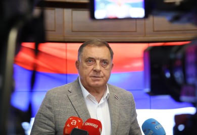 Dodik: Blanuša nije bio u borbi protiv OHR-a i Šmita