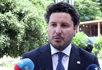 Napadnut Dritan Abazović