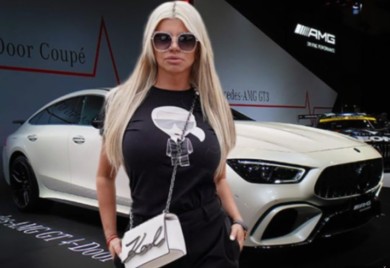 Zaigrala se u fotošopu: Dara Bubamara ponovo na meti kritika fanova FOTO
