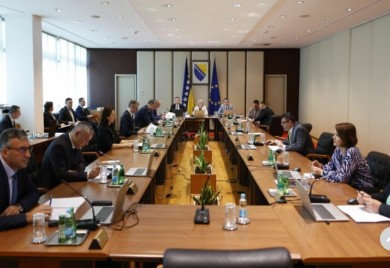 DOBRODOŠLI U BiH Diplomatija u rukama profesora fizičkog, spoljnu trgovinu vodi menadžer s privatnog fakulteta