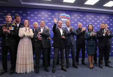 Jedinstvena Rusija ubjedljivo vodi na izborima za Državnu dumu