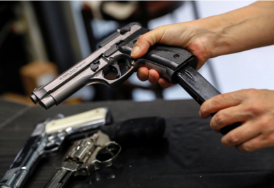 Sprečava se kupovina, prodaja ili prenos pištolja unutar Kanade