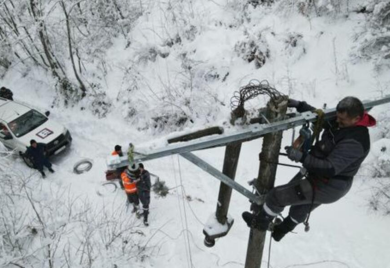 Ekipe i dalje na terenu: Otklonjeni kvarovi na dalekovodima