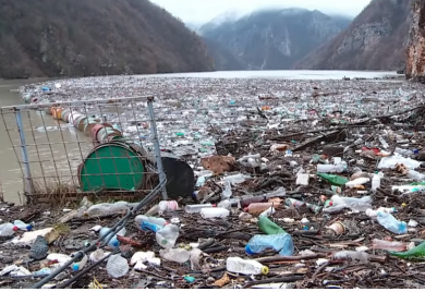 Rijeke Bosne postaju plutajuća deponija