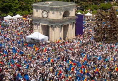 Više desetina hiljada ljudi na mitingu podrške prozapadnoj vladi Moldavije